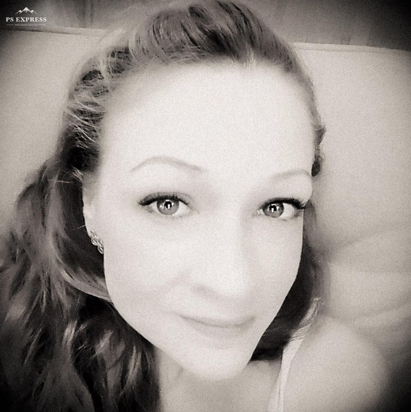 Meet your Posher, Sandi - Picture 1 of 1